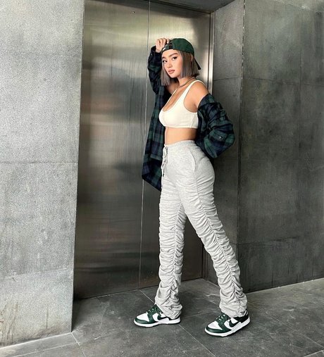 Nika Higashionna