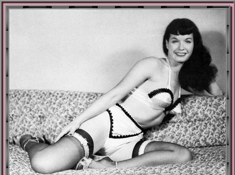 Nacktes geleaktes OnlyFans-Foto von Bettie Page