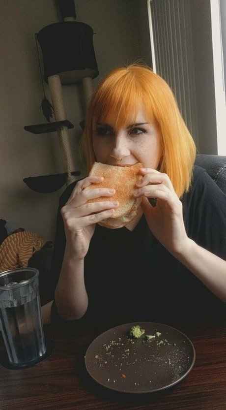 Nacktes geleaktes OnlyFans-Foto von Daxanais