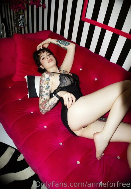 Nacktes geleaktes OnlyFans-Foto von Annieforfree