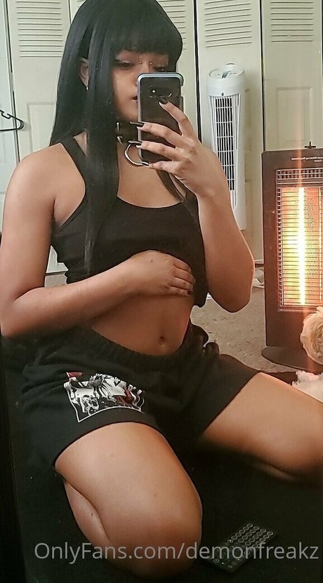 Nacktes geleaktes OnlyFans-Foto von Demonfreakz