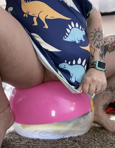 Nacktes geleaktes OnlyFans-Foto von Scarletrainxxx