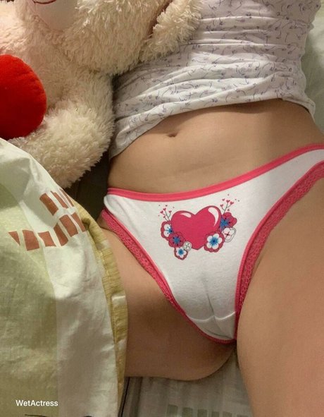 Yourwetactress