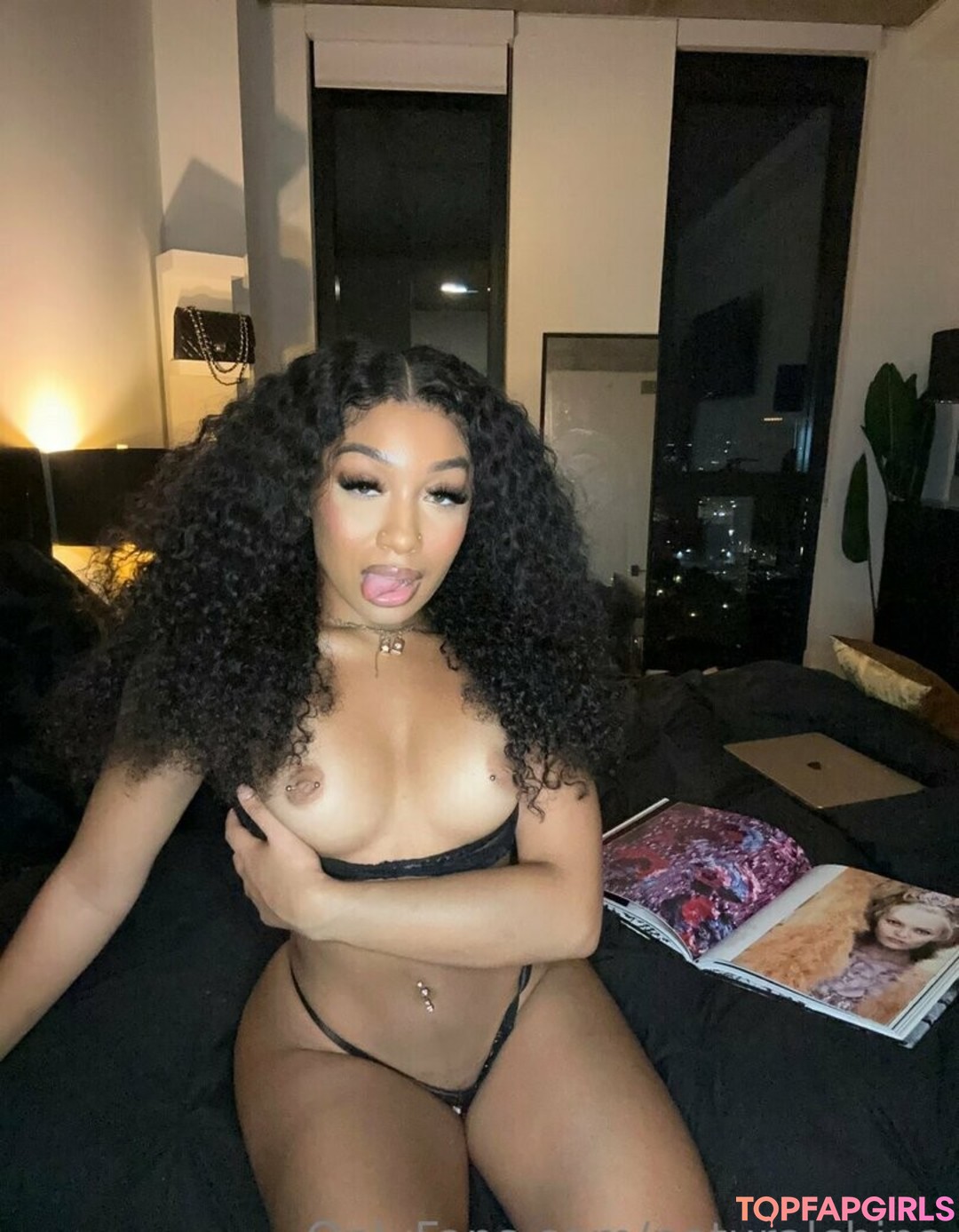 Nacktes geleaktes OnlyFans-Foto von Bubble Booty #1058