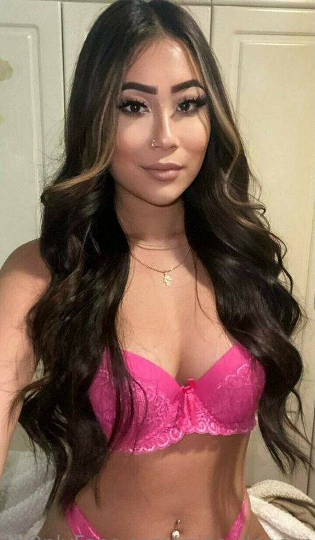Nacktes geleaktes OnlyFans-Foto von Miaa Dancer