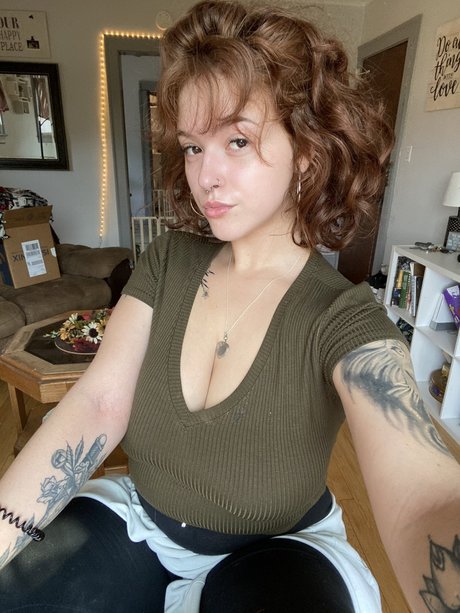 Nacktes geleaktes OnlyFans-Foto von Kadiekai