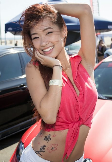 Nacktes geleaktes OnlyFans-Foto von Elizabeth Tran