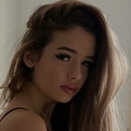 Nacktes geleaktes OnlyFans-Foto von Lena Goldstein