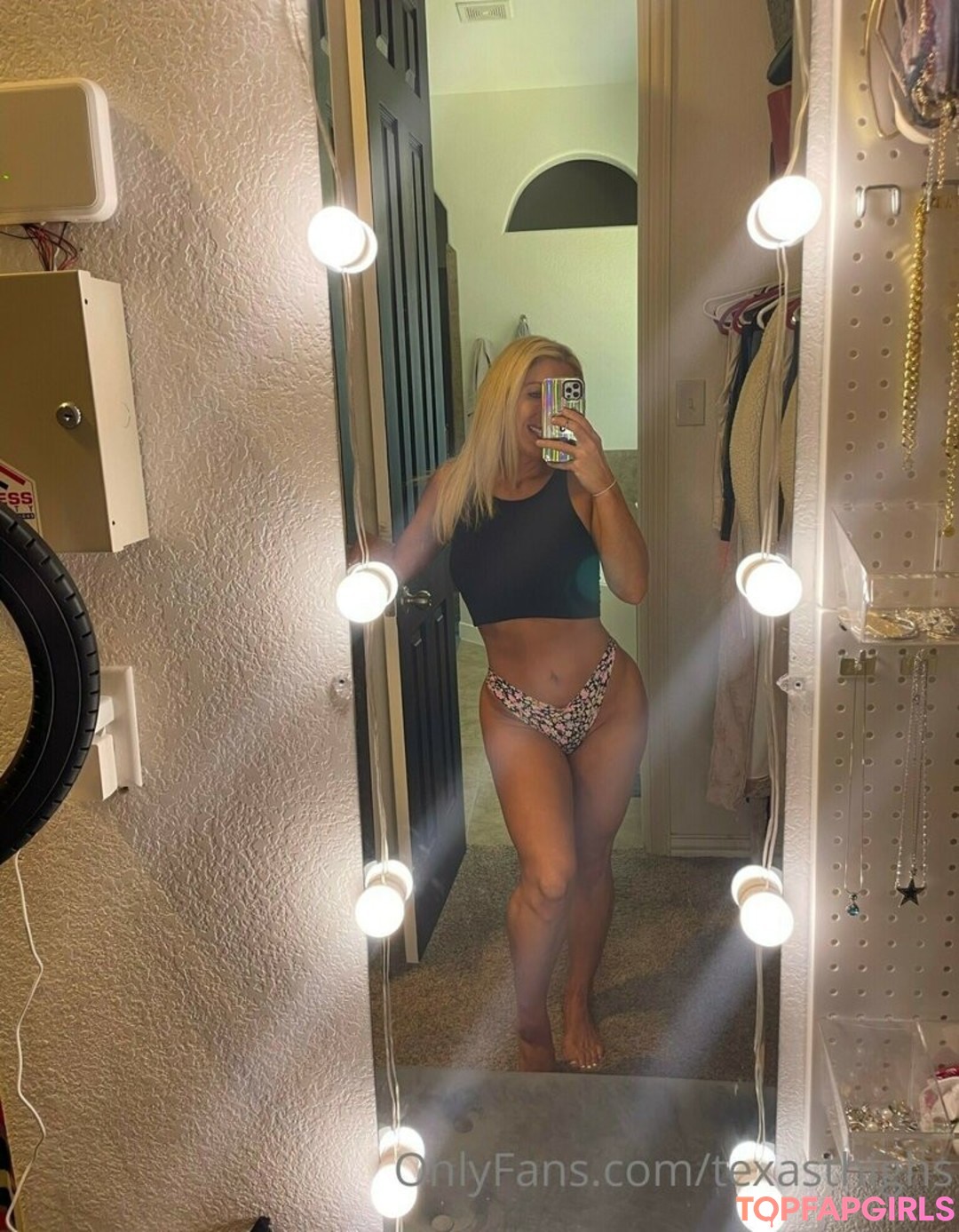 Nacktes geleaktes OnlyFans-Foto von Texasthighs #1998
