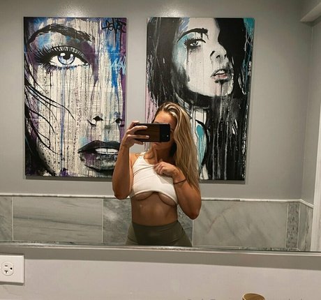 Nacktes geleaktes OnlyFans-Foto von Sarah Hryniewicz