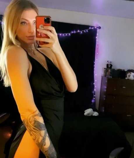 Nacktes geleaktes OnlyFans-Foto von Va1kyriie