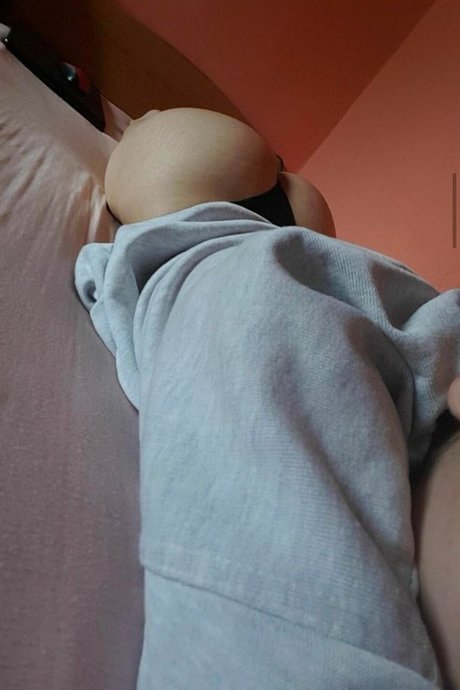 Nacktes geleaktes OnlyFans-Foto von Madalina Mates