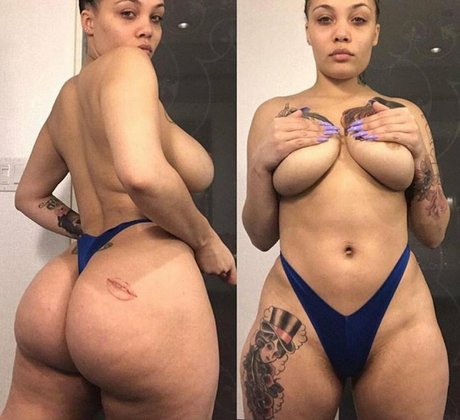 Nacktes geleaktes OnlyFans-Foto von Saragold
