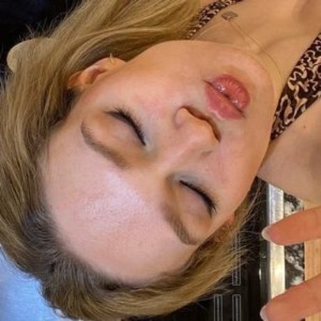Nacktes geleaktes OnlyFans-Foto von Sapphire Upshall