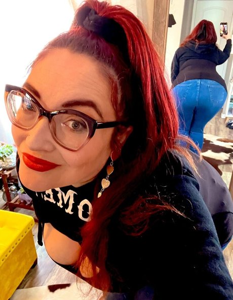 Nacktes geleaktes OnlyFans-Foto von Allie Wayne