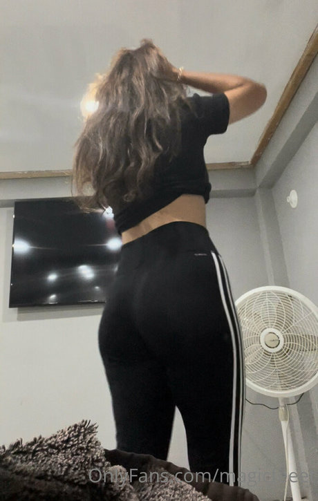 Nacktes geleaktes OnlyFans-Foto von Magicfeeet