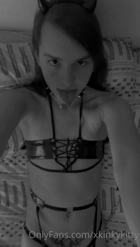 Xkinkykitty