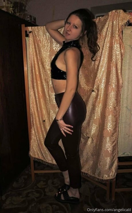 Nacktes geleaktes OnlyFans-Foto von Angelicalil