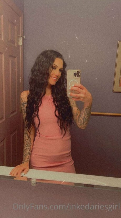 Nacktes geleaktes OnlyFans-Foto von Inkedariesgirl