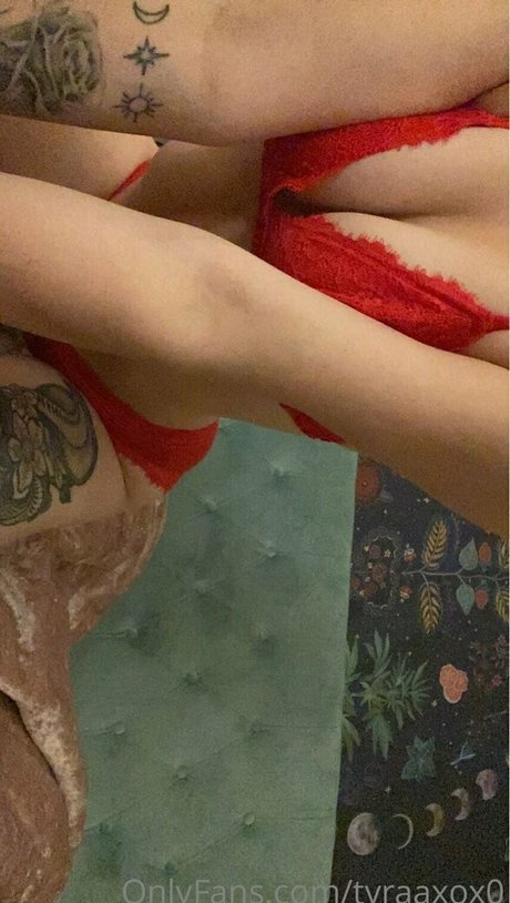 Tyraaxox0