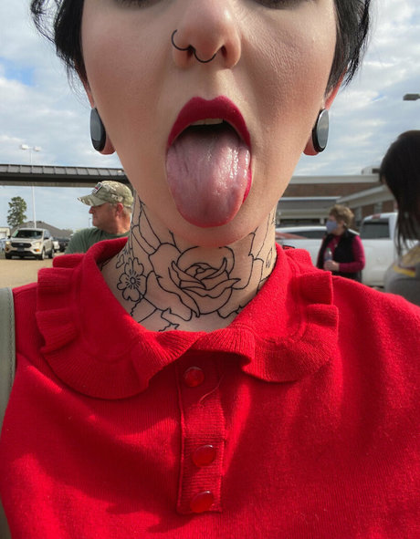 Nacktes geleaktes OnlyFans-Foto von Moremoiraxoxo