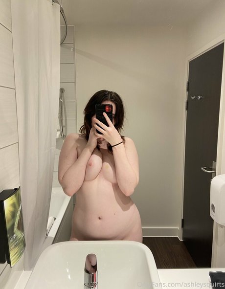 Nacktes geleaktes OnlyFans-Foto von Ashleysquirts