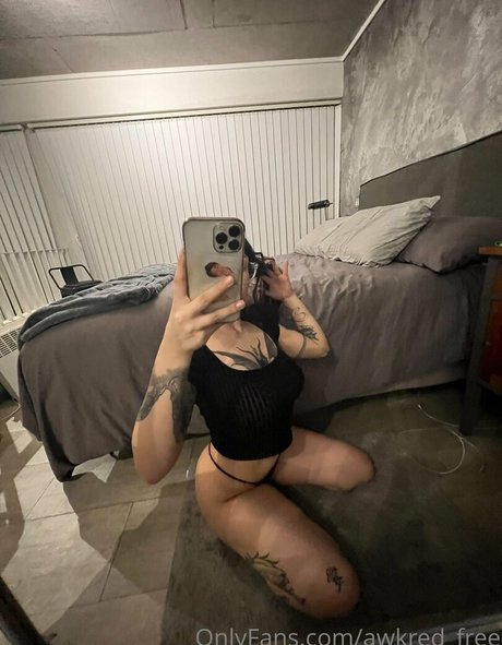 Nacktes geleaktes OnlyFans-Foto von Awkredfree
