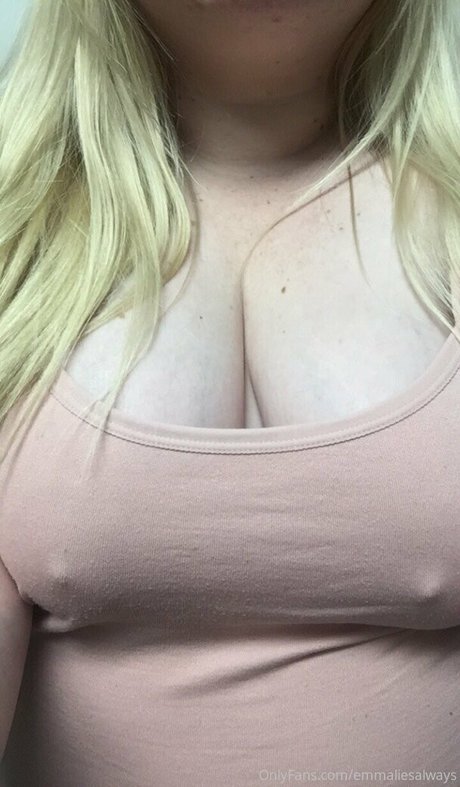 Nacktes geleaktes OnlyFans-Foto von Emmaliesalways