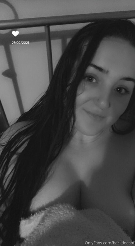Nacktes geleaktes OnlyFans-Foto von Beckdoesof