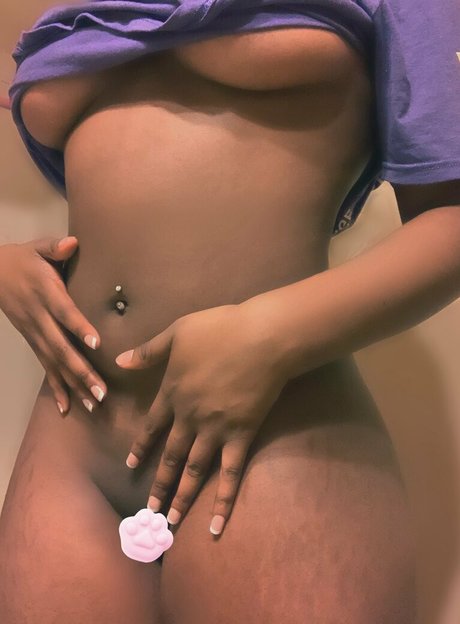 Nacktes geleaktes OnlyFans-Foto von Softiebunz