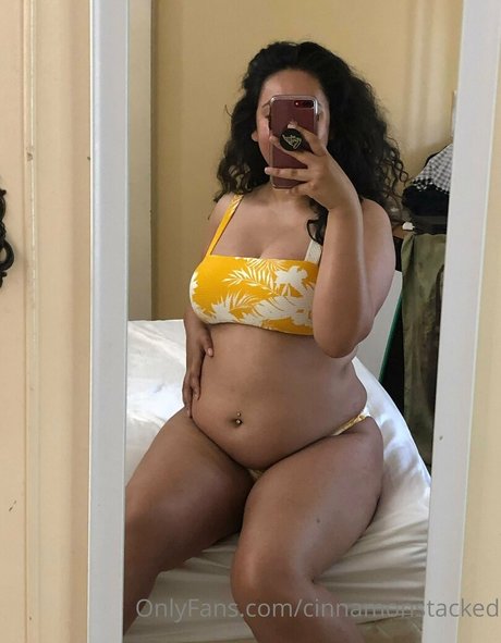 Nacktes geleaktes OnlyFans-Foto von Cinnamonstacked