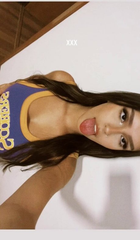Nacktes geleaktes OnlyFans-Foto von Izaalmeidaa