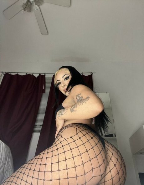Nacktes geleaktes OnlyFans-Foto von Scarlettviv