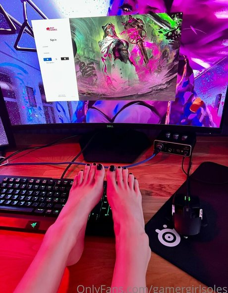 Nacktes geleaktes OnlyFans-Foto von Gamergirlsoles