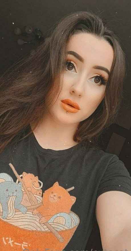 Nacktes geleaktes OnlyFans-Foto von Cutecat