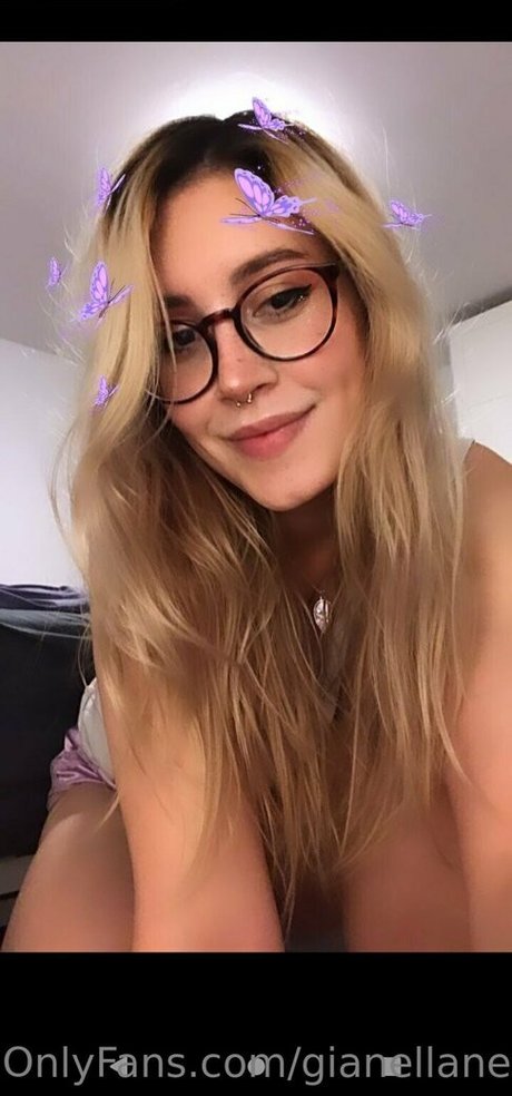 Nacktes geleaktes OnlyFans-Foto von Gianellanew