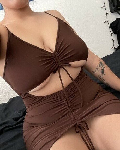 Nacktes geleaktes OnlyFans-Foto von Brattthunnneyyy888