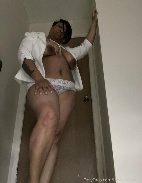 Nacktes geleaktes OnlyFans-Foto von Foreignluxury