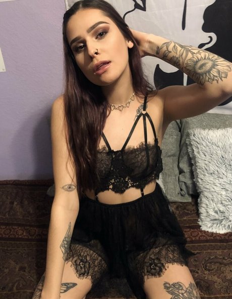 Nacktes geleaktes OnlyFans-Foto von Tatteddbeautyy