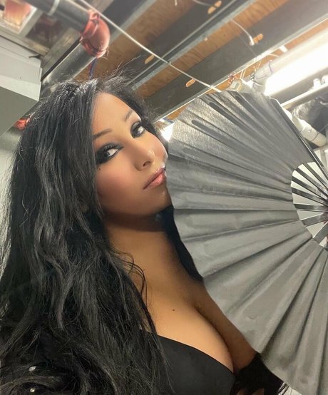 Mandy Leon