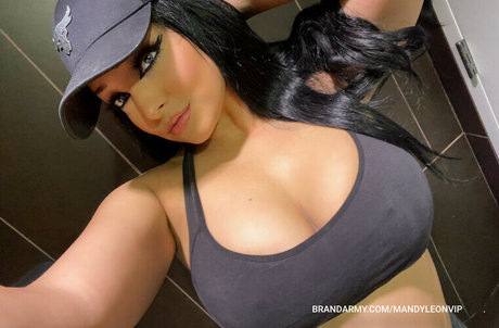 Mandy Leon