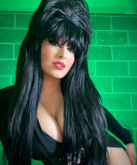 Mandy Leon