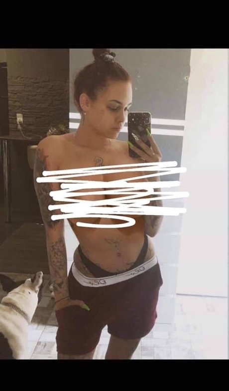Nacktes geleaktes OnlyFans-Foto von Lili Laskai