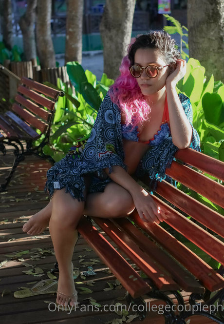 Nacktes geleaktes OnlyFans-Foto von Collegecoupleph