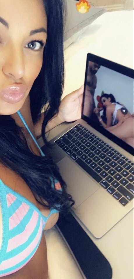 Nacktes geleaktes OnlyFans-Foto von Sluttyjennaxo