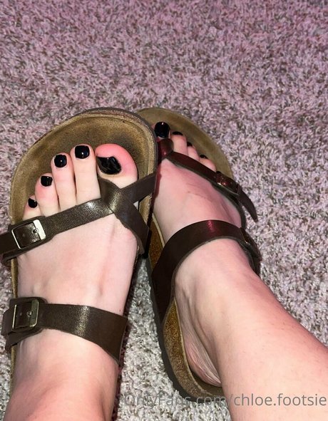 Kayla.footsie