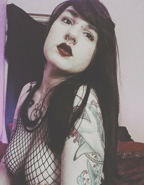 Nacktes geleaktes OnlyFans-Foto von Hammerheadneko