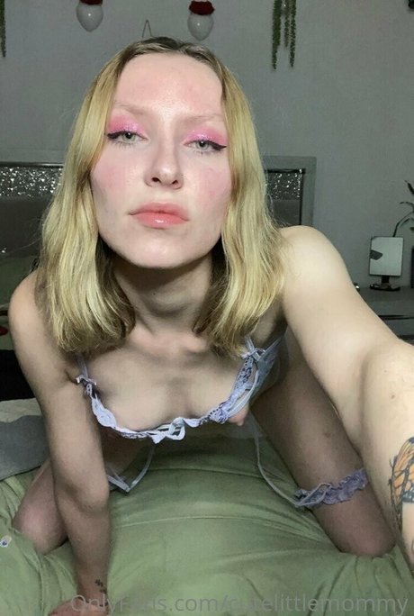Nacktes geleaktes OnlyFans-Foto von Cutelittlemommy
