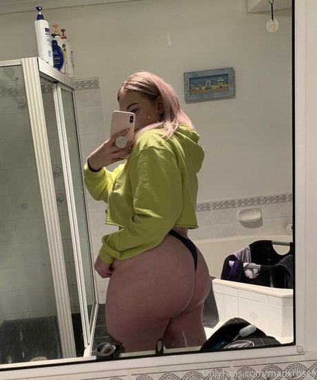 Nacktes geleaktes OnlyFans-Foto von Madxrosey