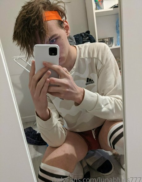 Nacktes geleaktes OnlyFans-Foto von Lunablues777